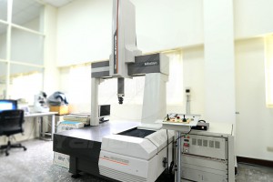 Mitutoyo 三次元座標測量機