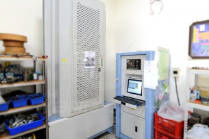 立式拉力試驗機( 最大拉力175kN )